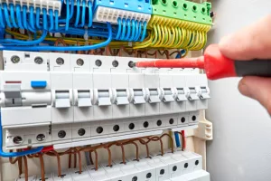 Instalação, substituição, manutenção. Trabalhos efetuados por técnicos certificados.