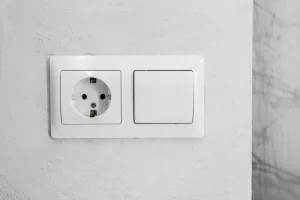 Substituição de tomadas e interruptores.